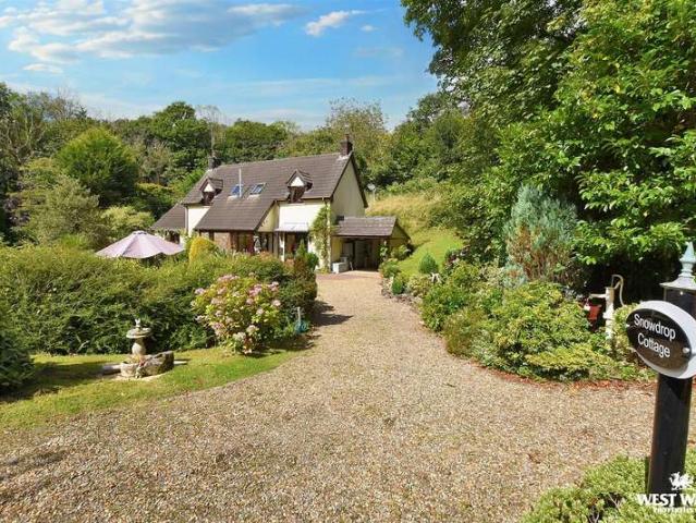 3 Bedroom Cottage House