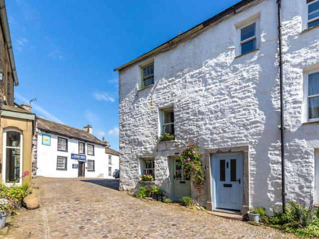3 Bedroom Cottage House