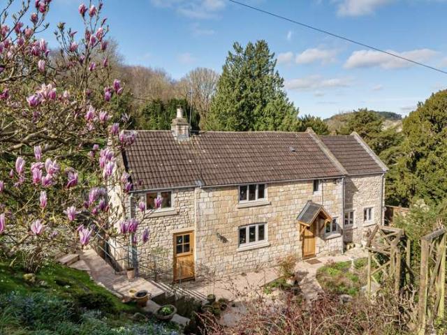3 Bedroom Cottage House