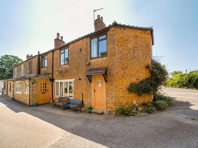 3 Bedroom Cottage House