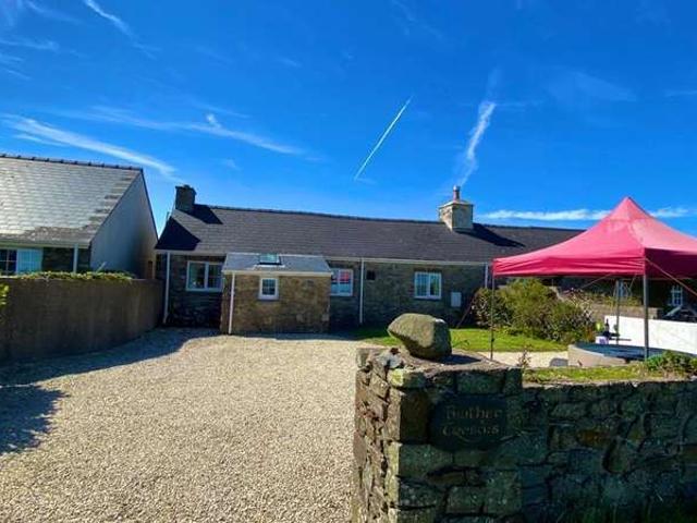 3 Bedroom Cottage House