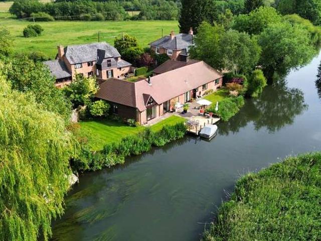 3 Bedroom Cottage House