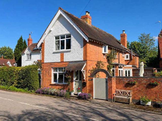 3 Bedroom Cottage House