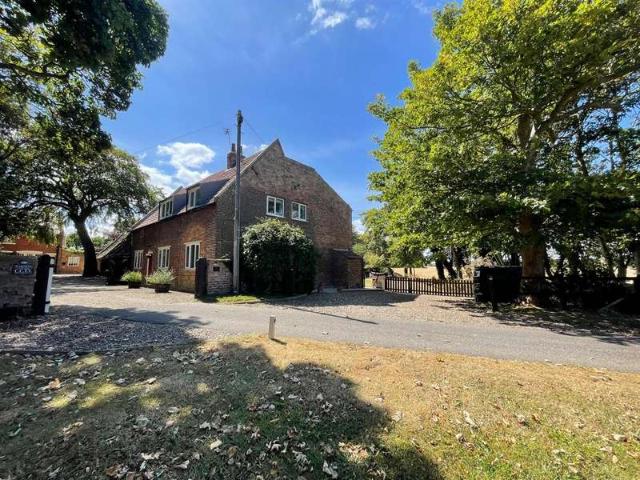 3 Bedroom Cottage House