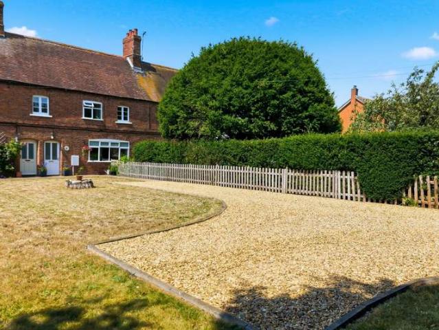 3 Bedroom Cottage House