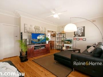 3 Bedroom Cottage in the heart of Umina Beach