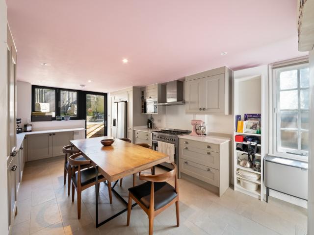 3 Bedroom Cottage, Reigate Hill, Reigate