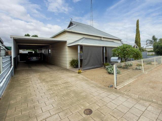 3 Bedroom Cottage style home