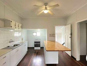 RENT REDUCED 3 Bedroom Cottage Style Home $550 per week