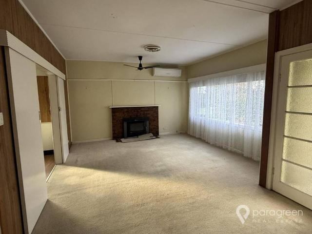 3 BEDROOM COUNTRY HOME IN HAZEL PARK