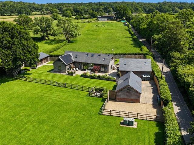 4 bedroom country house for sale