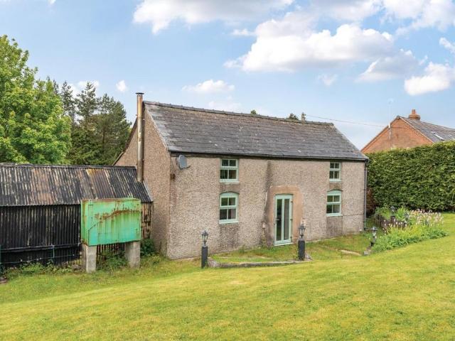 3 bedroom country house for sale