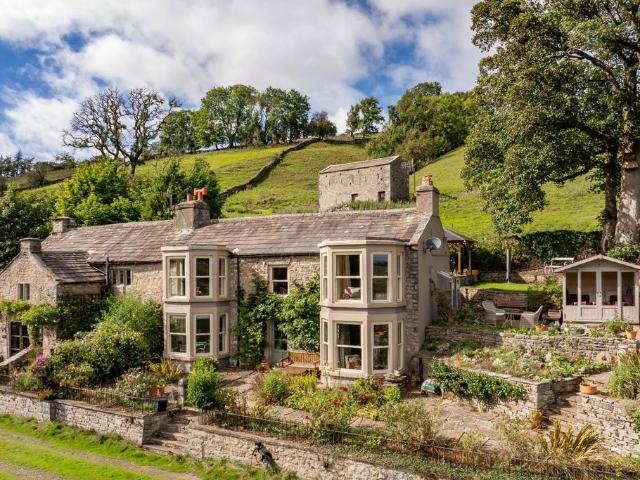 3 bedroom country house for sale