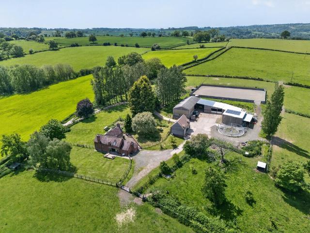 3 bedroom country house for sale