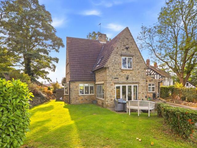 3 bedroom country house for sale