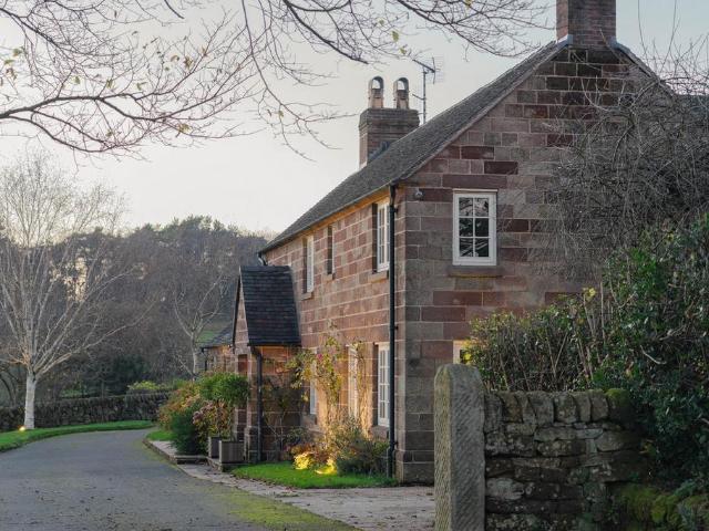 5 bedroom country house for sale