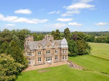 3 bedroom country house for sale