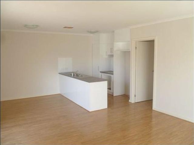 3 BEDROOM COURTYARD HOME WITH HEATING & COOLING