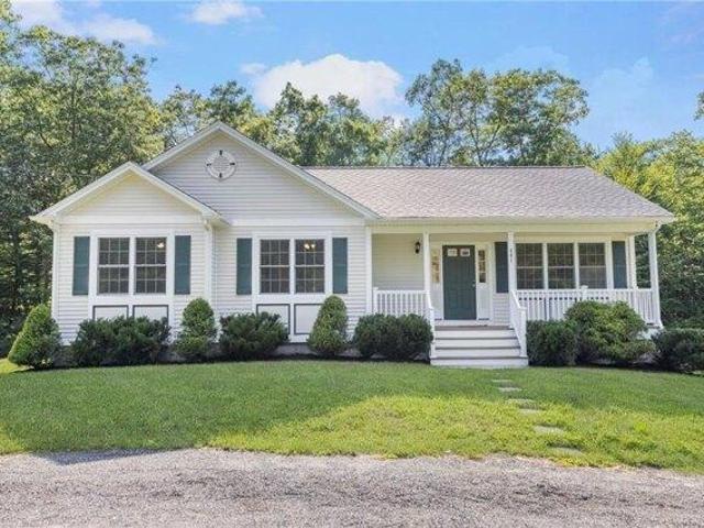 3 bedroom, Coventry RI 02816 105558068