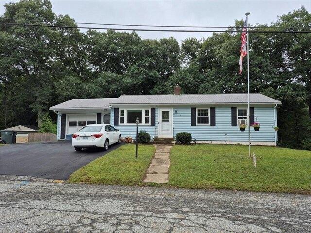 3 bedroom, Coventry RI 02816 105693245