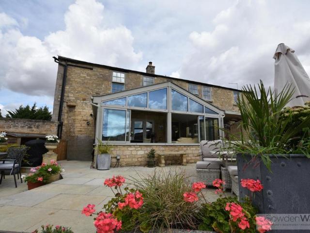3 bedroom coach house for sale