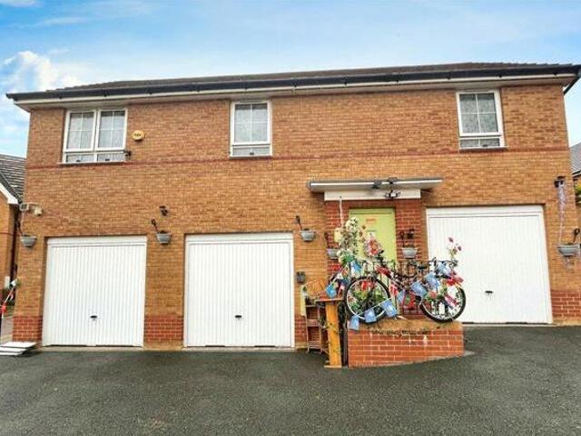 3 Bedroom Coach House For Sale In East Cowes