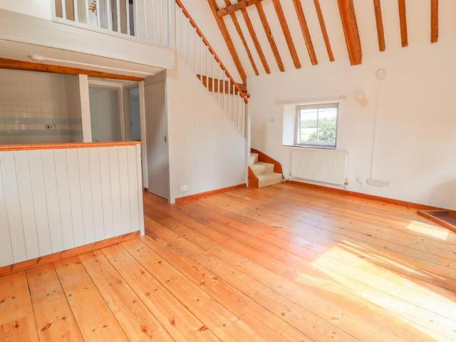3 bedroom coach house to rent