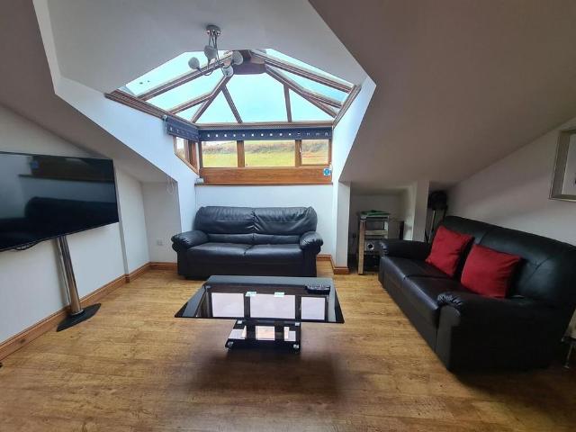 3 bedroom coach house to rent