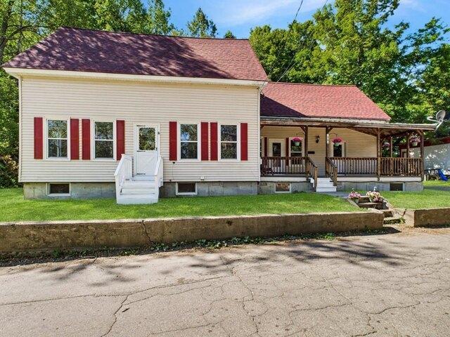 3 bedroom, Colebrook NH 03576 104686890