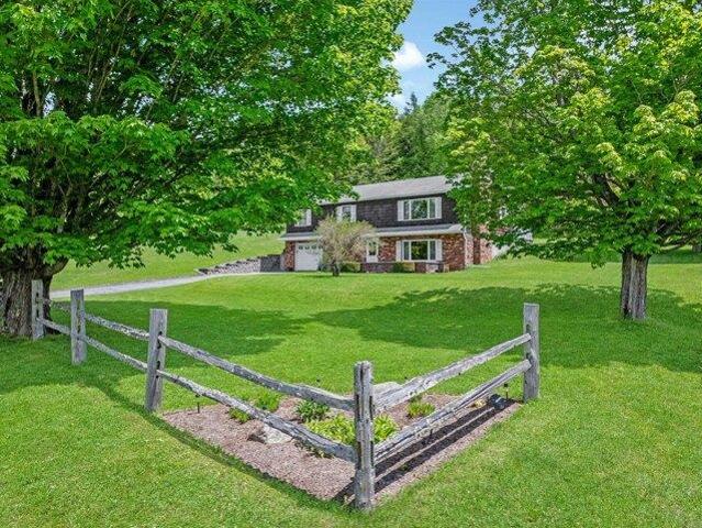 3 bedroom, Colebrook NH 03576 104757978