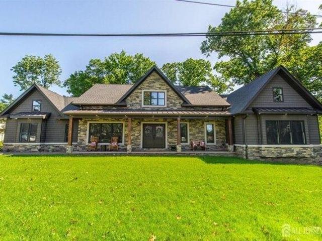 3 bedroom, Colonia NJ 07067 105440324