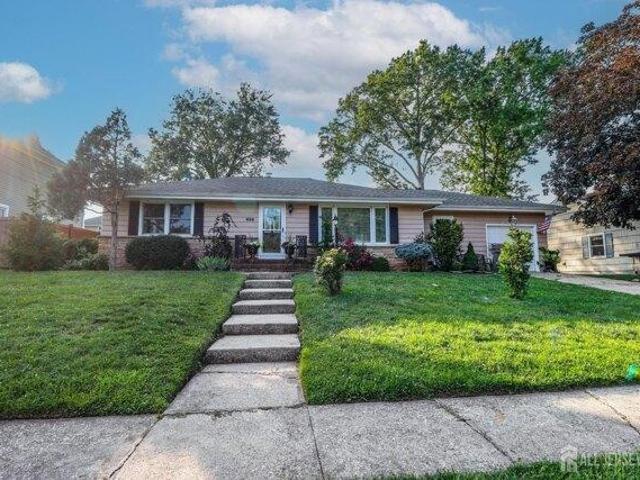 3 bedroom, Colonia NJ 07067 105286880