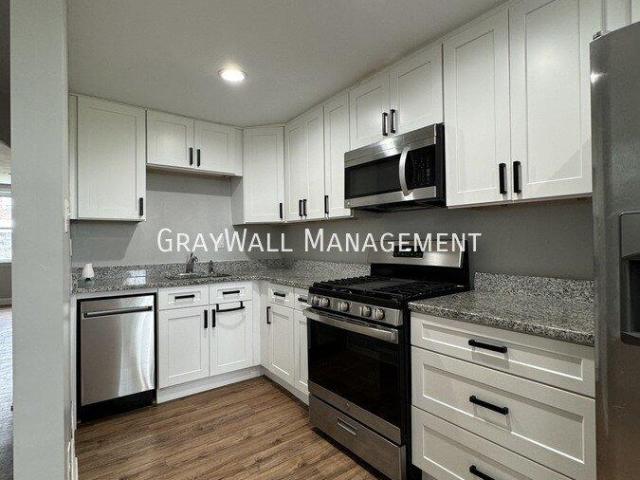 3 bedroom, collingdale PA 19023 LS104926074