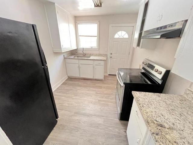 3 bedroom, Columbia SC 29203 106219550