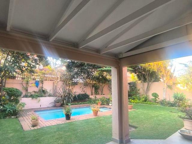 3 Bedroom Complex For Rent in Waterkloof