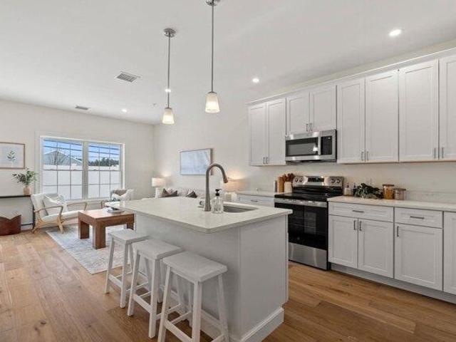 3 bedroom, Concord NH 03303 105511766
