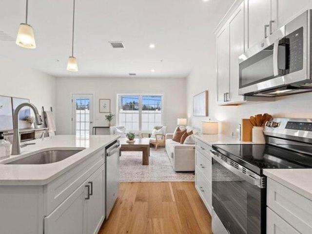 3 bedroom, Concord NH 03303 105515016