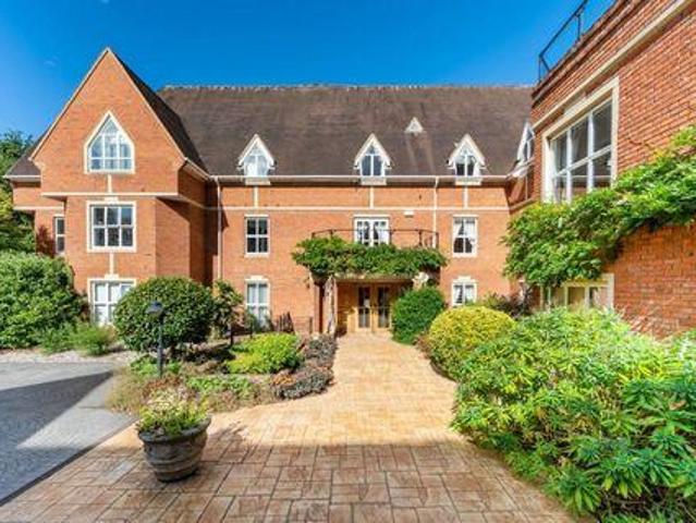 3 Bedroom Condo Kingston Upon Thames Southwest London 104073590
