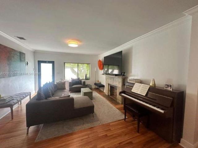 3 bedroom, Coral Gables FL 33134 106244319