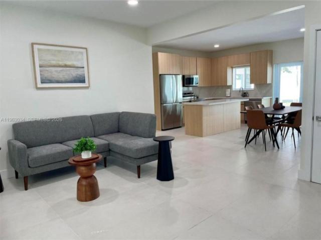 3 bedroom, Coral Gables FL 33146 106244338