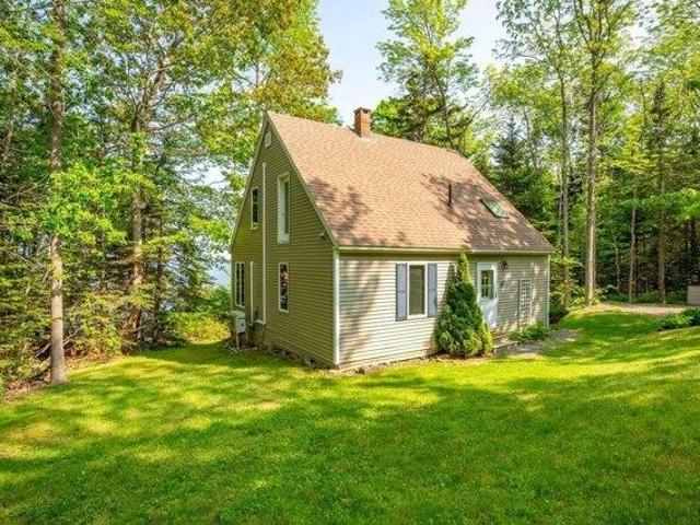 3 bedroom, Camden ME 04843 105750581