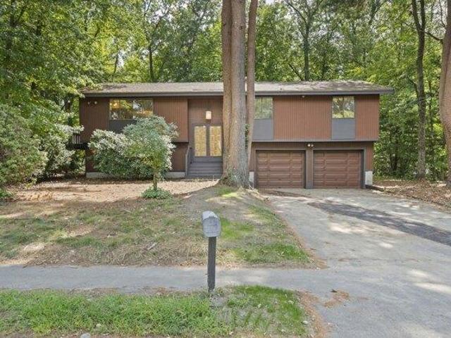3 bedroom, Canton MA 02021 105476157