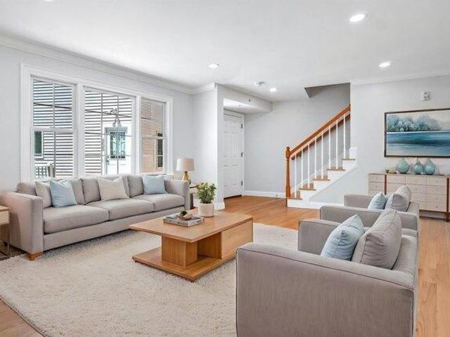 3 bedroom, Canton MA 02021 105560106