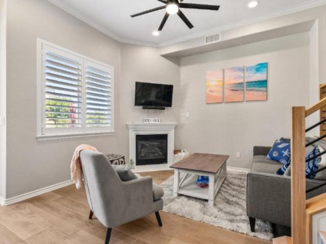 3 bedroom, Carlsbad CA 92008 105131324