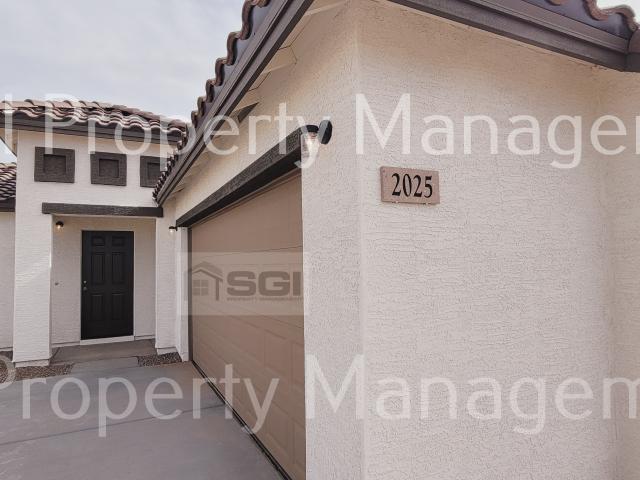 3 BEDROOM CASA GRANDE HOME!