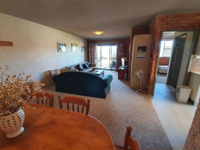3 bedroom centrally located unit