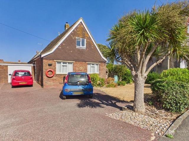 3 bedroom chalet for sale