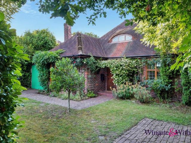 3 bedroom chalet for sale