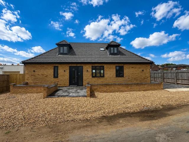 3 bedroom chalet for sale