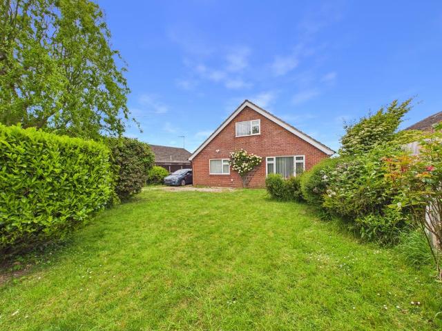 3 bedroom chalet for sale